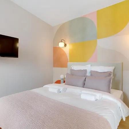 Modern Air-conditioned In * Neuilly-sur-Seine
