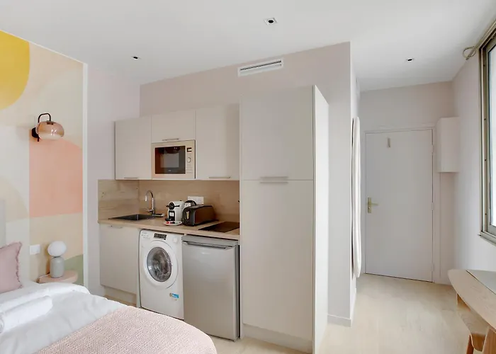 Modern Air-conditioned In Neuilly-sur-Seine