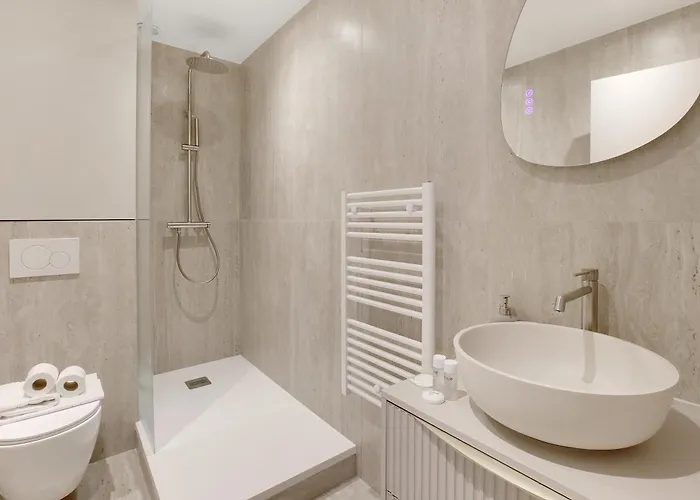 Modern Air-conditioned In * Neuilly-sur-Seine